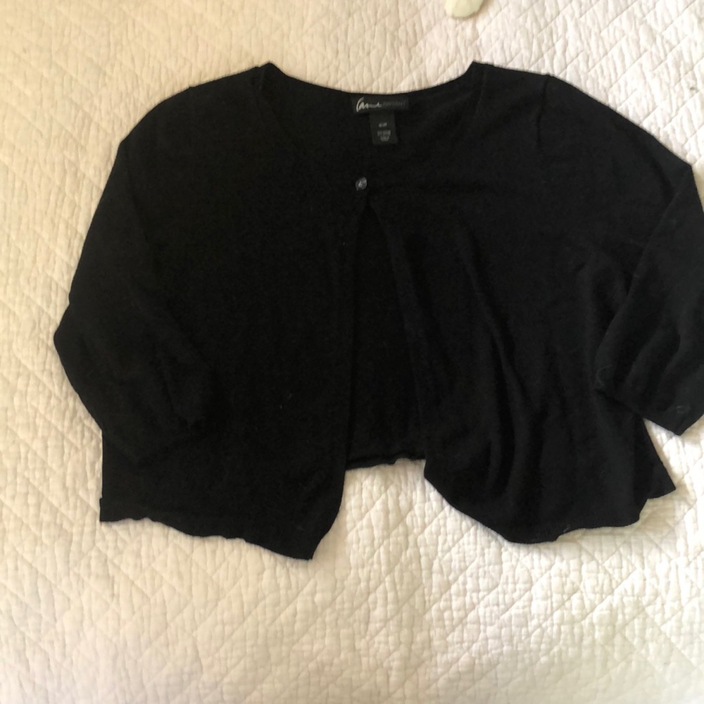 One button shrug